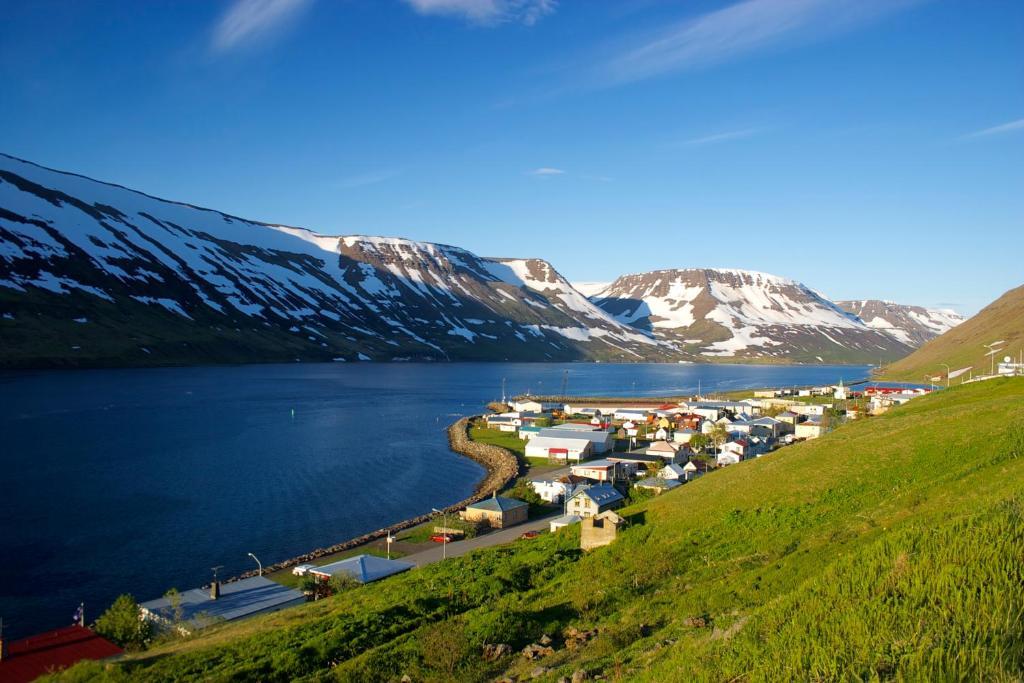 Comfy Guesthouse Westfjords Sudureyri Exteriör bild