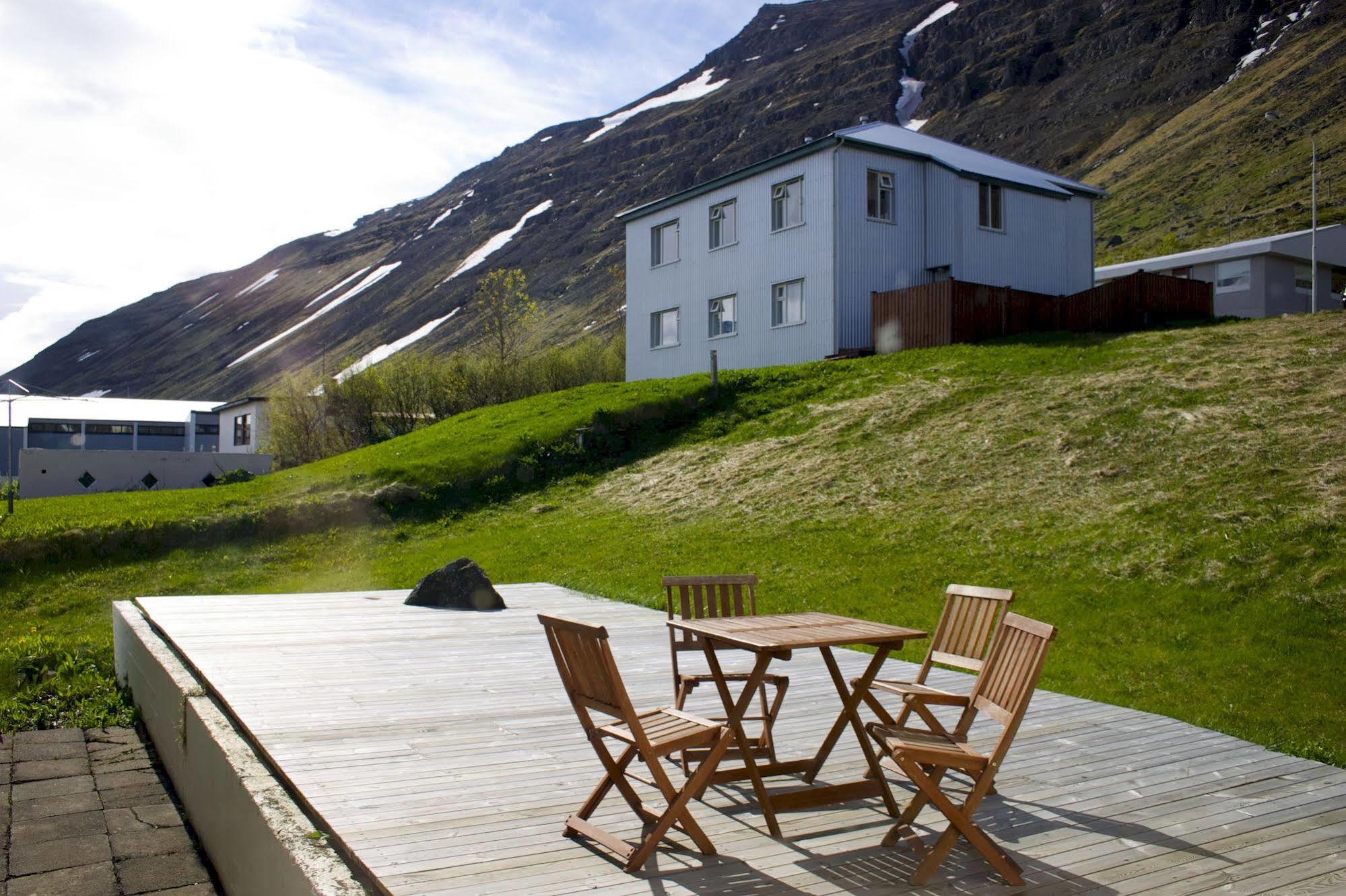 Comfy Guesthouse Westfjords Sudureyri Exteriör bild