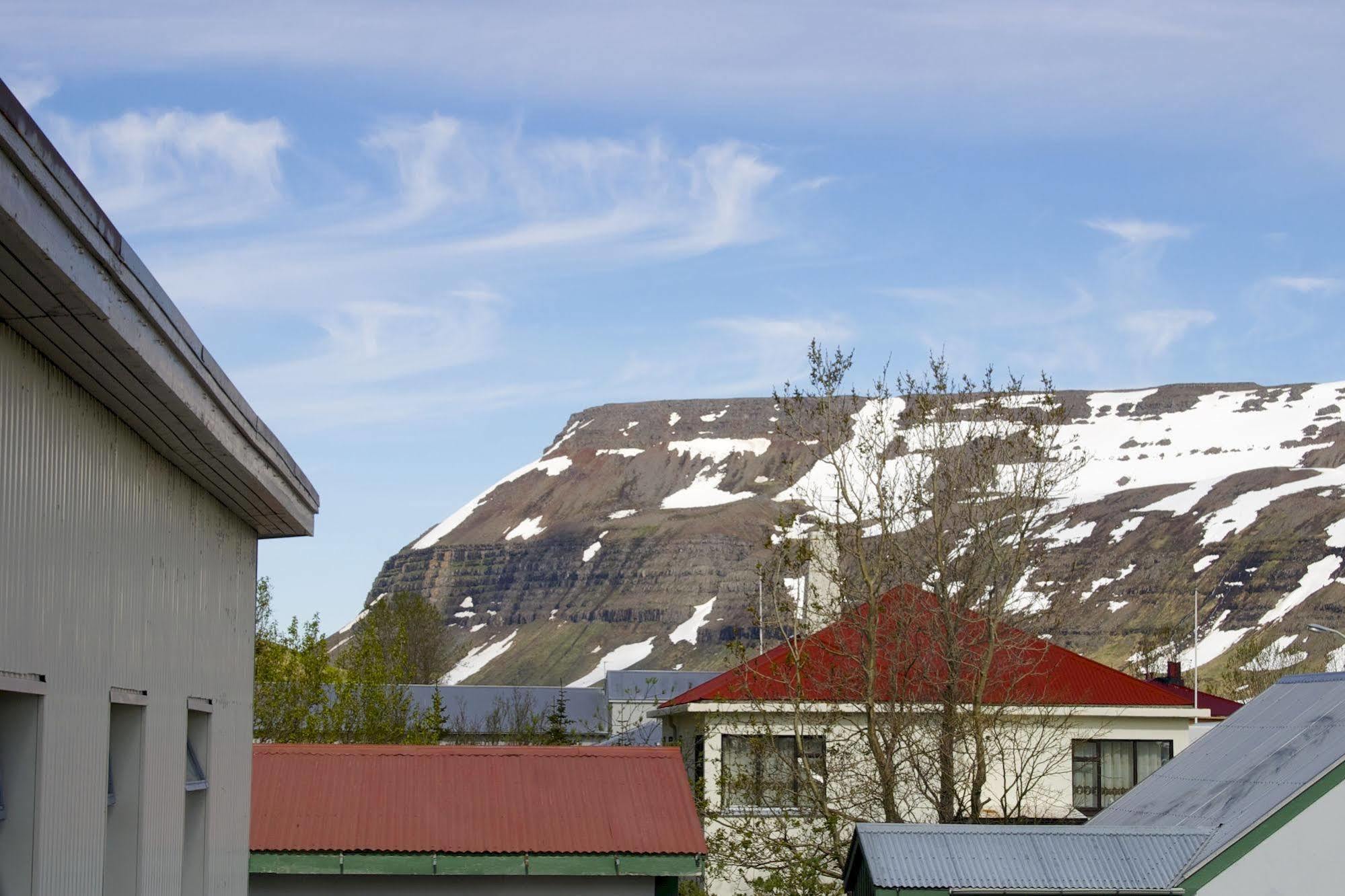 Comfy Guesthouse Westfjords Sudureyri Exteriör bild