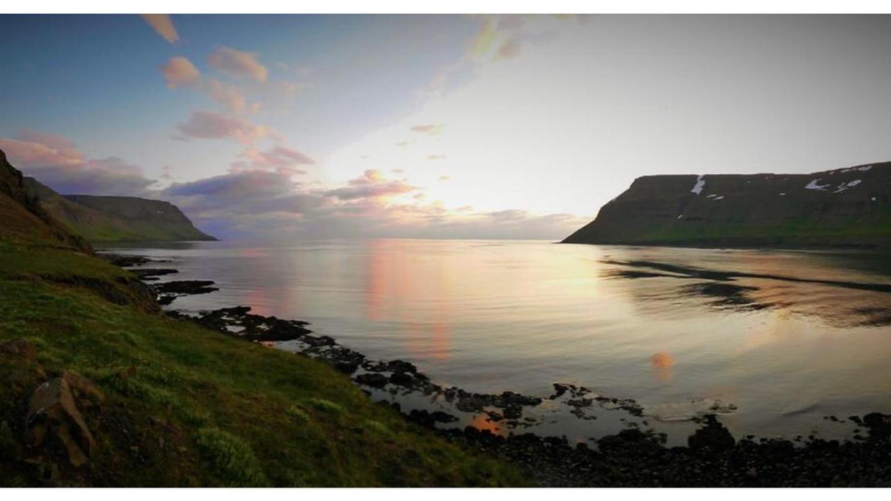 Comfy Guesthouse Westfjords Sudureyri Exteriör bild