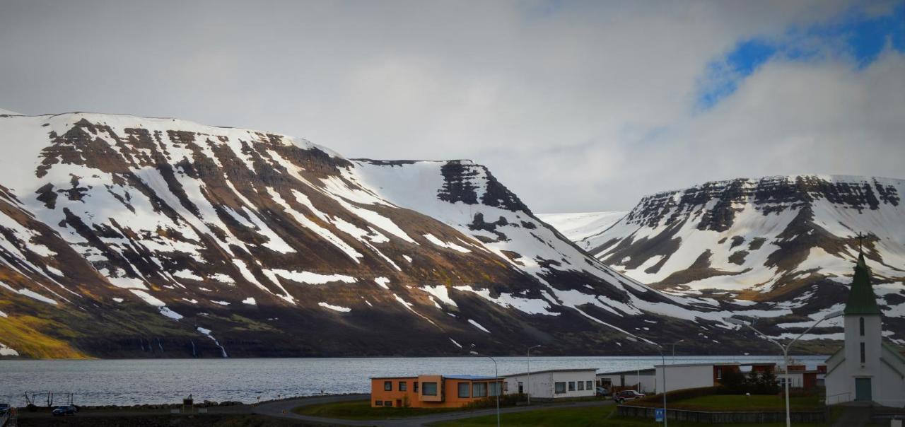 Comfy Guesthouse Westfjords Sudureyri Exteriör bild